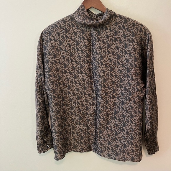 VTG Talbots Silk Turtleneck Blouse Long Sleeve Sz. 8 Butterfly Flower Old Money - Picture 4 of 4